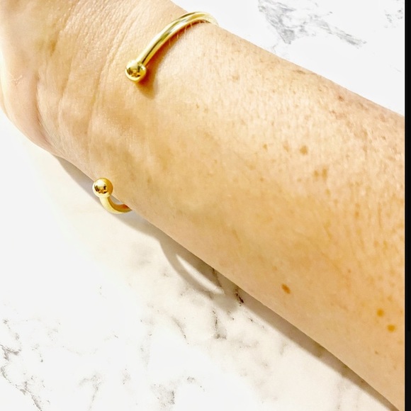 Biwa Pearl 24 K Gold Plated Bangle - Picture 8 of 10